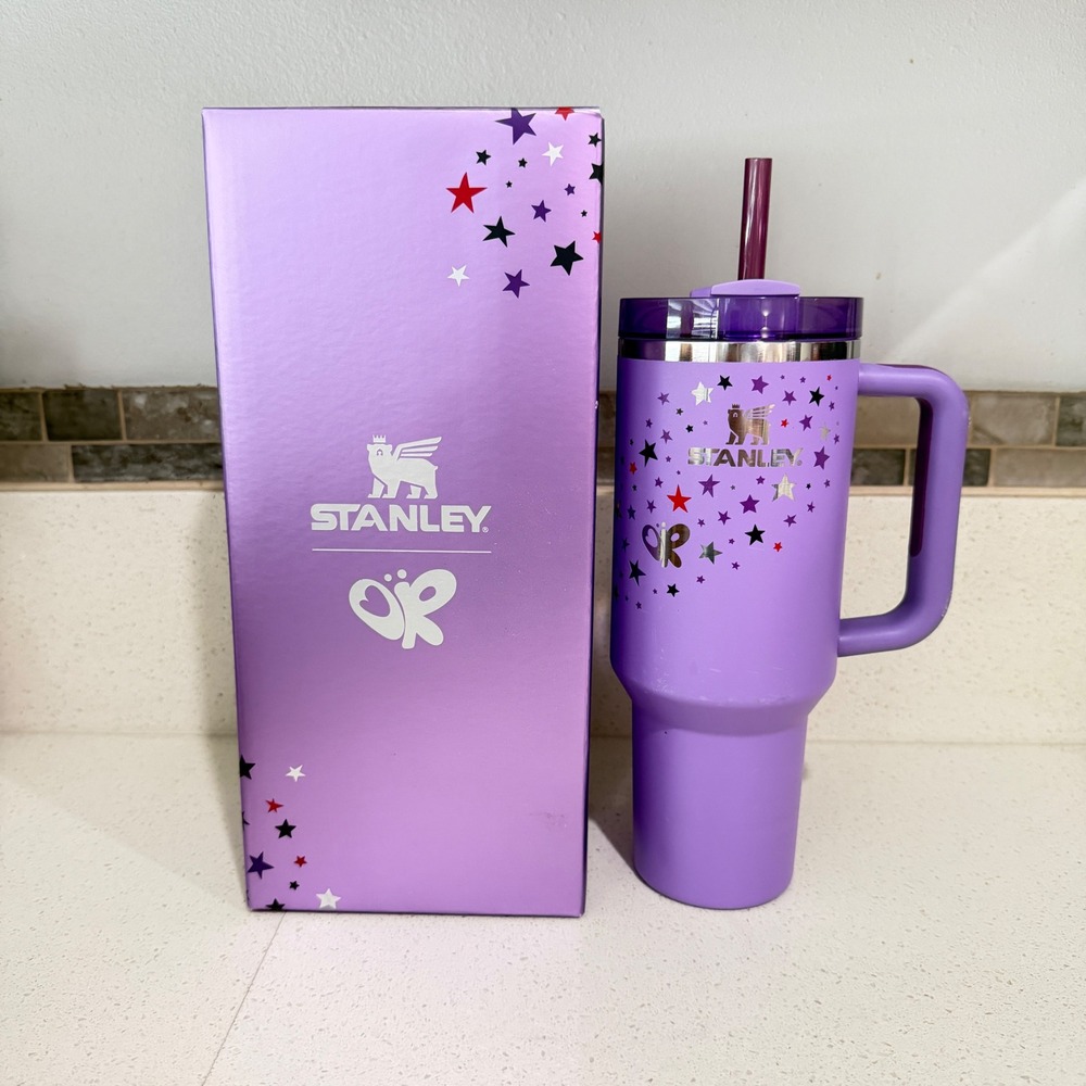 Stanley Olivia Rodrigo Quencher H2.0 Tumbler 40 oz Star Graphic Merch Box